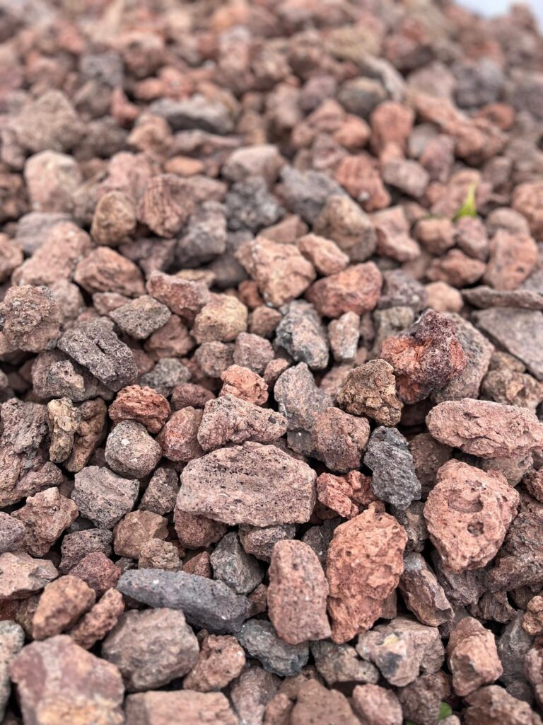 Piedras y gravillas mediana decorativas color marron en corredor henares