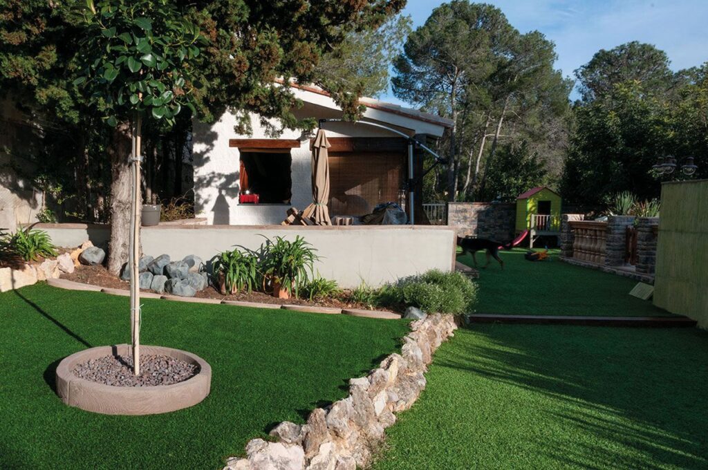 Tendencias decoracion suelo exterior jardines y terrazas bordillos decorativos de diseño verniprens corredor de henares